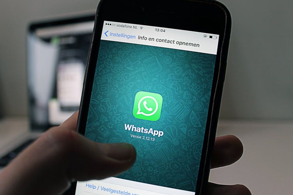 Anton באתר PEXELS WhatsApp